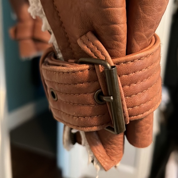 Leather jacket - Picture 3 of 16